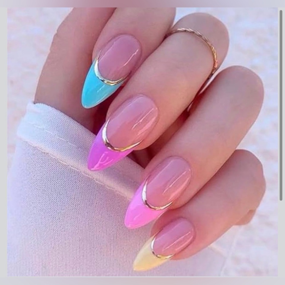 Press-On Nail Kit French Tips In Pink, Yellow, Blue, Orange & Gold.  



New